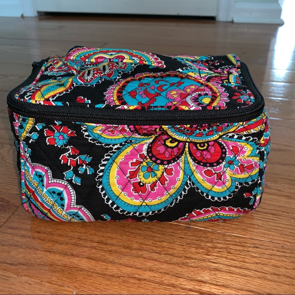 NEW!! Vera Bradley Makeup Bag!